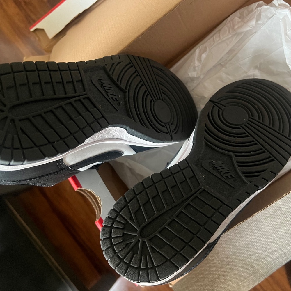 Nike DUNKS - image 2